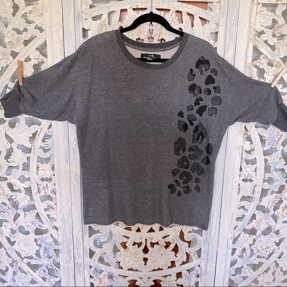 Forever 21 Gray Leopard Top M